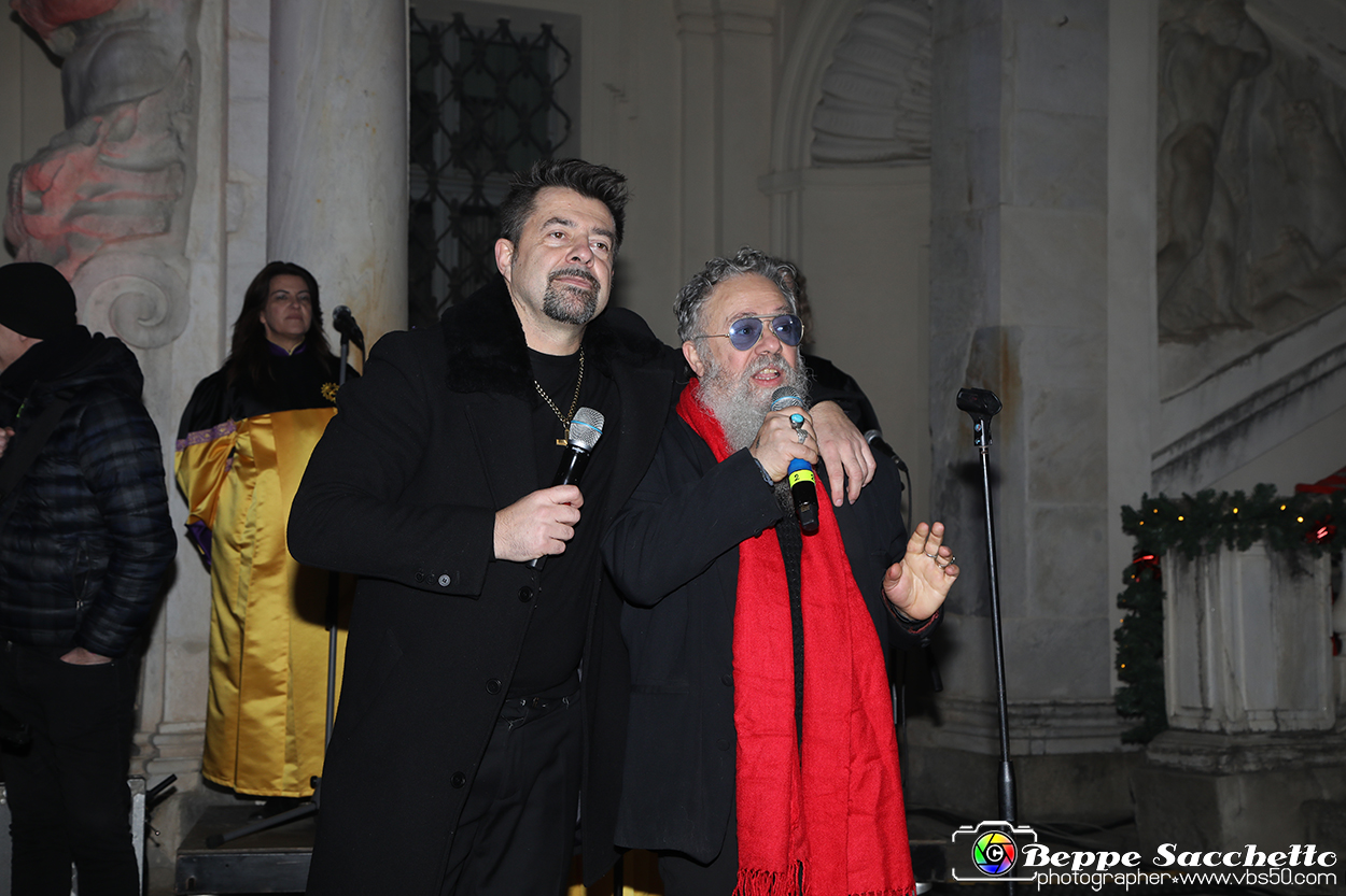 VBS_4556 -  Il Magico Paese di Natale 2024 - Spettacolo di Inaugurazione a Govone.jpg